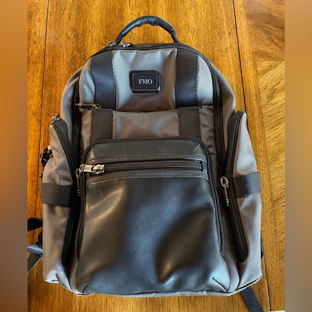 Tumi sheppard deluxe brief backpack